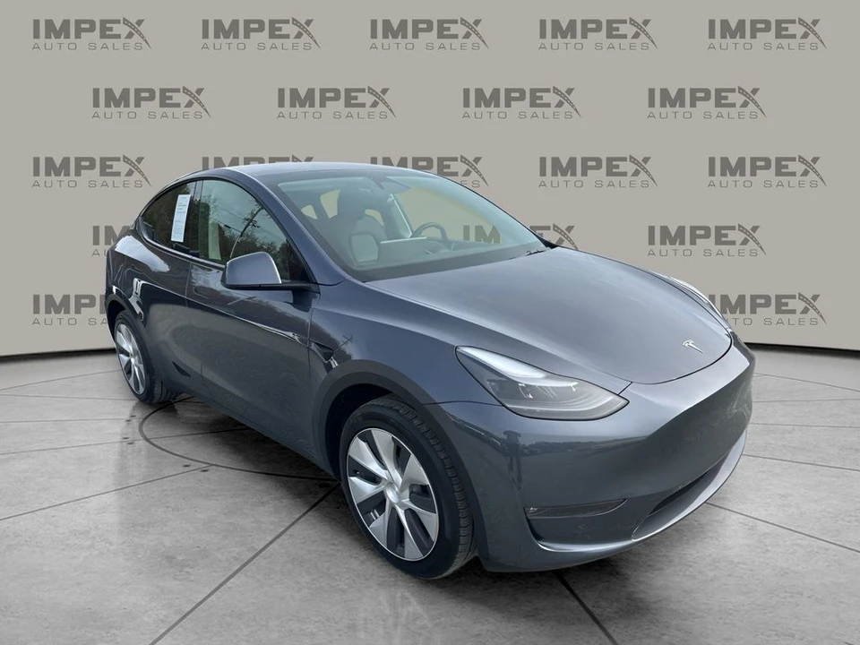 2023 Tesla Model Y - Image 7 of 12