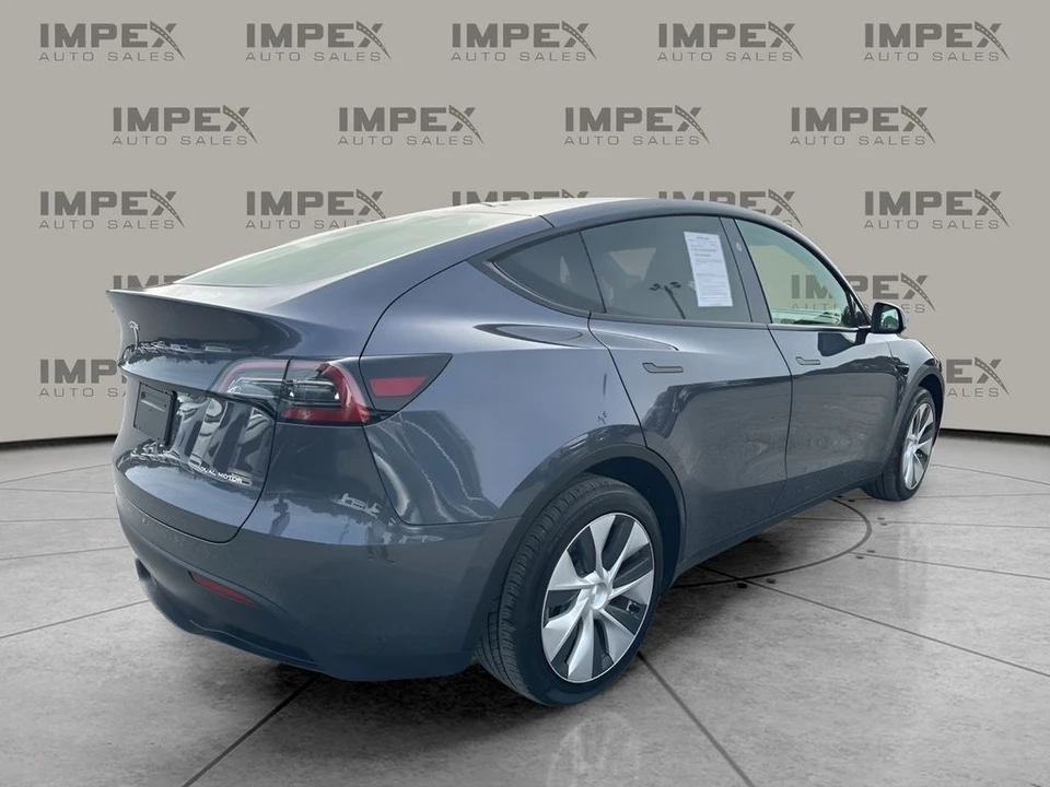 2023 Tesla Model Y - Image 5 of 12