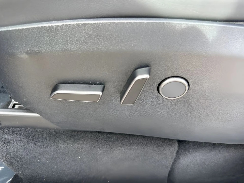 2023 Tesla Model Y - Image 10 of 12