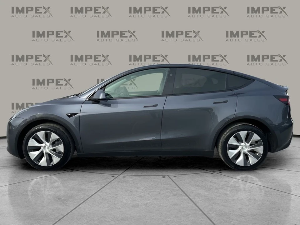 2023 Tesla Model Y - Image 2 of 12