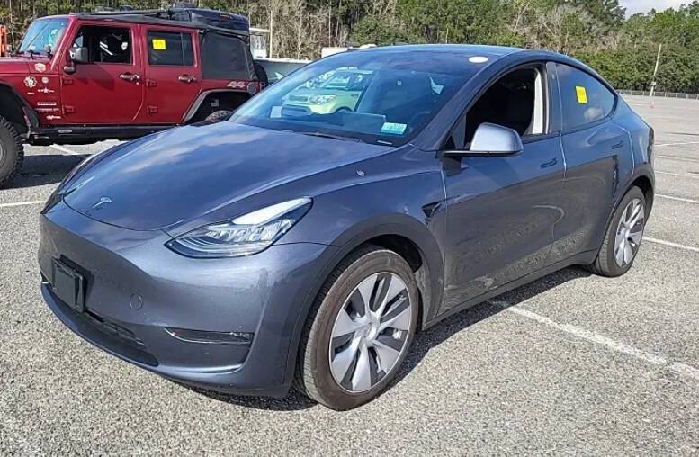 2023 Tesla Model Y - Image 2 of 10