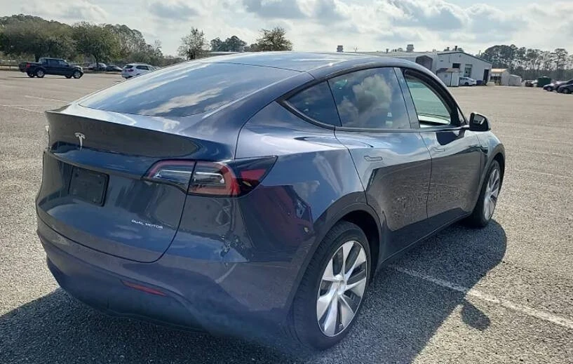 2023 Tesla Model Y - Image 3 of 10