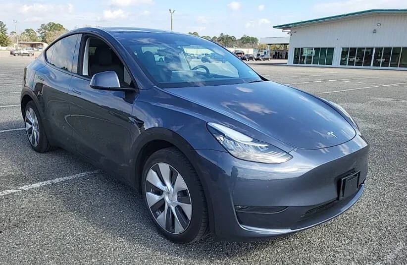 2023 Tesla Model Y - Image 4 of 10