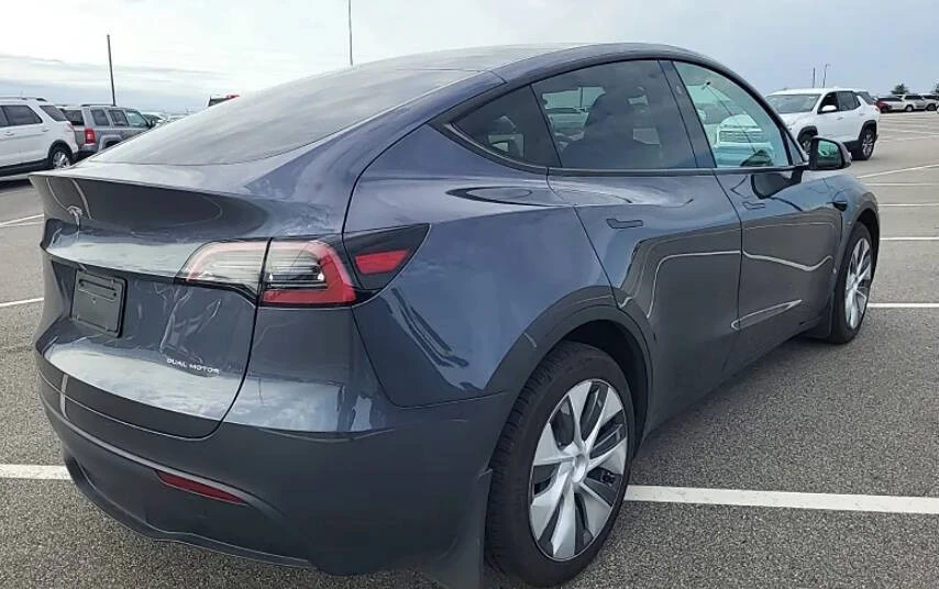 2023 Tesla Model Y - Image 3 of 11