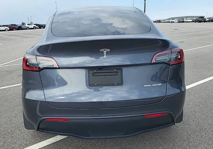2023 Tesla Model Y - Image 7 of 11