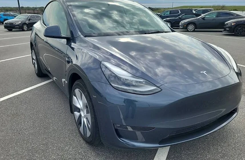 2023 Tesla Model Y - Image 4 of 11