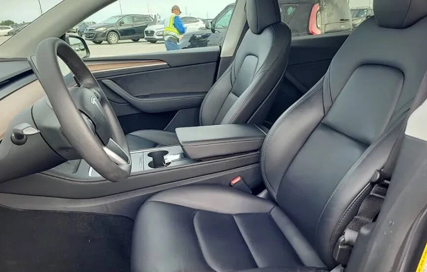 2023 Tesla Model Y - Image 9 of 11
