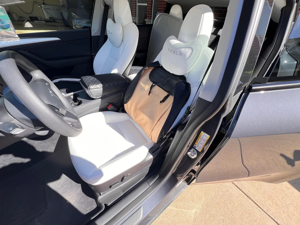 2023 Tesla Model Y - Image 26 of 31
