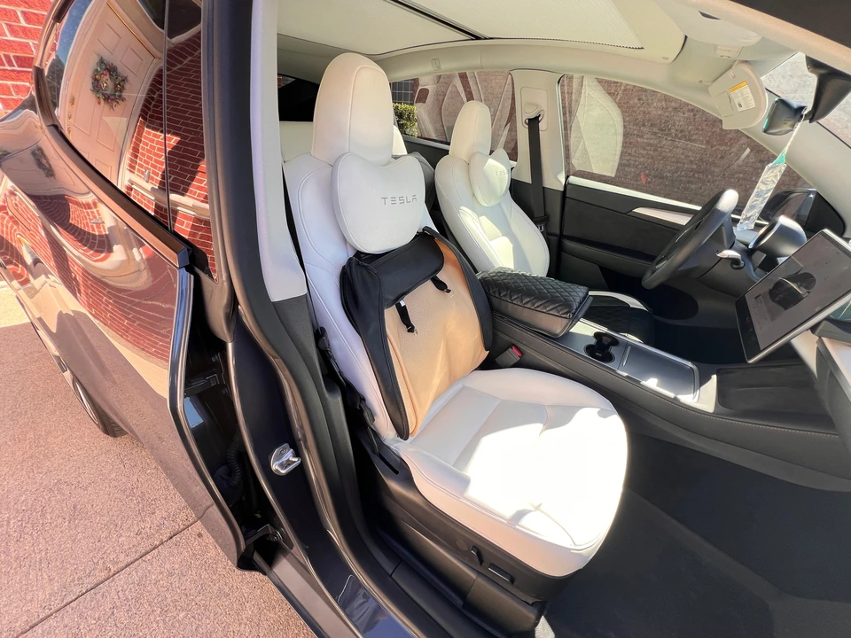2023 Tesla Model Y - Image 29 of 31