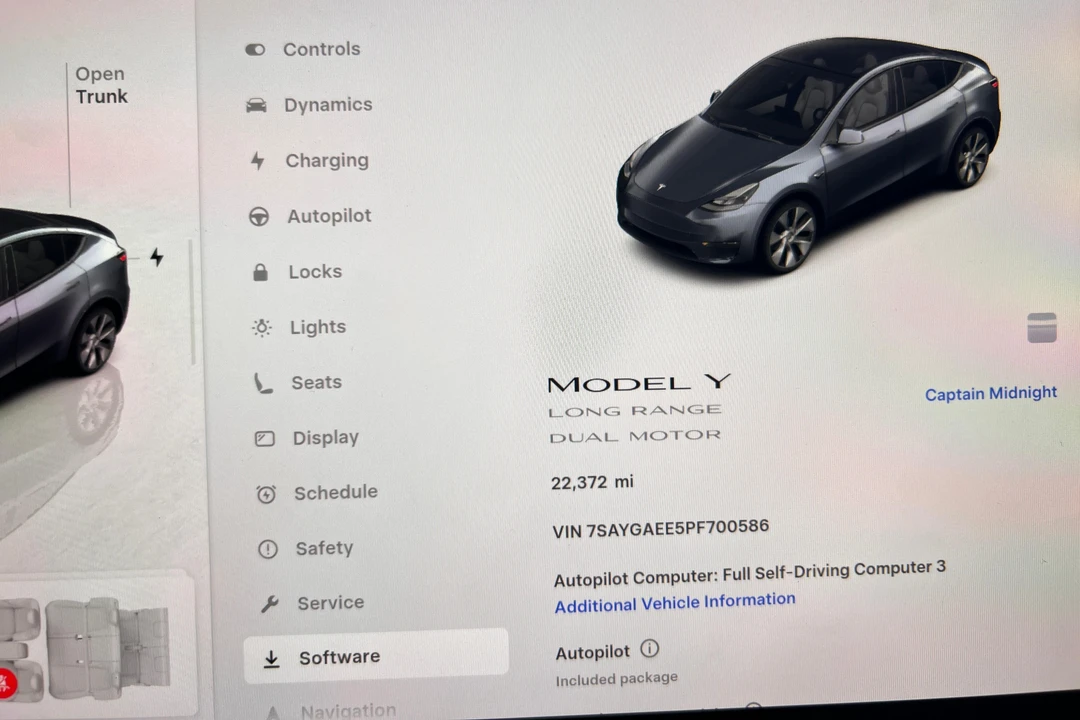 2023 Tesla Model Y - Image 24 of 31