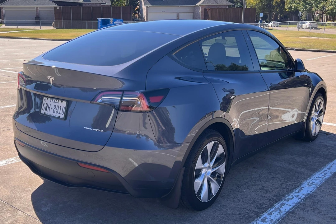 2023 Tesla Model Y - Image 4 of 31