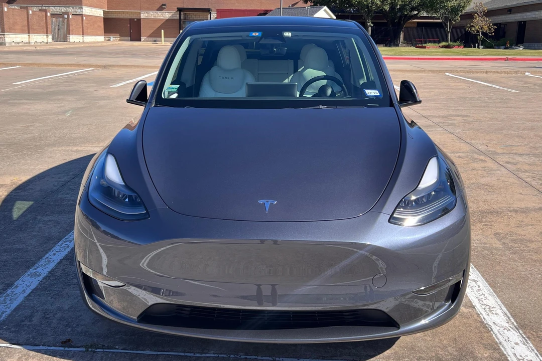 2023 Tesla Model Y - Image 2 of 31