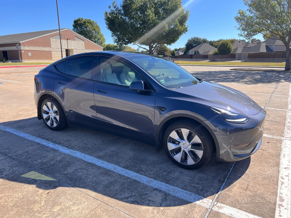 2023 Tesla Model Y - Image 14 of 31