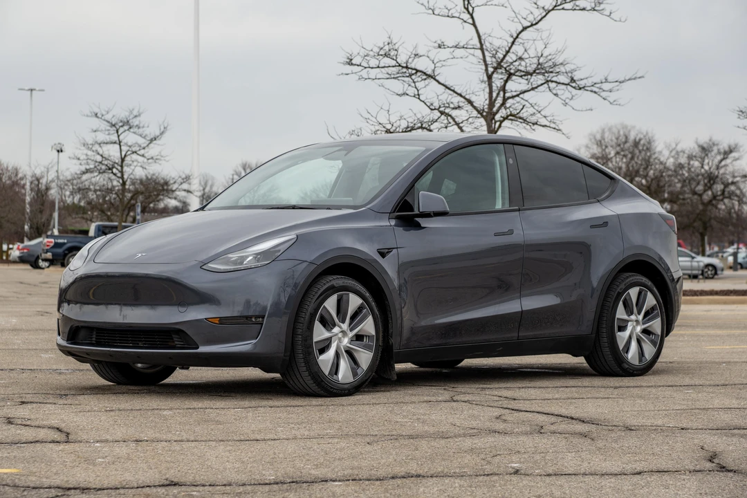 2023 Tesla Model Y - Image 7 of 31
