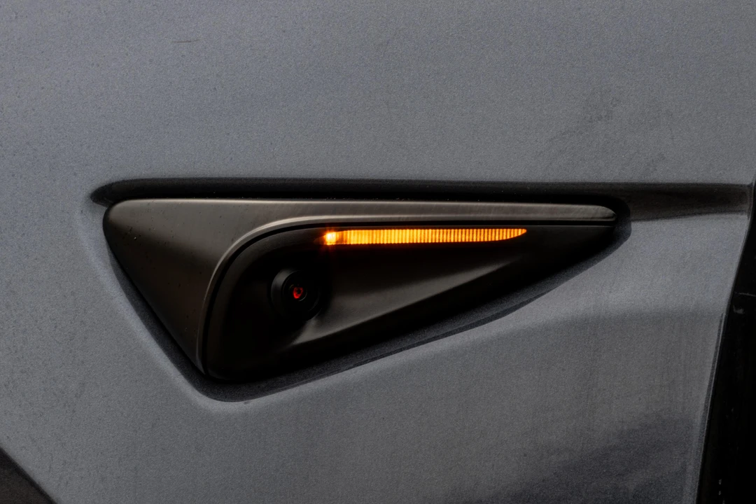 2023 Tesla Model Y - Image 29 of 31