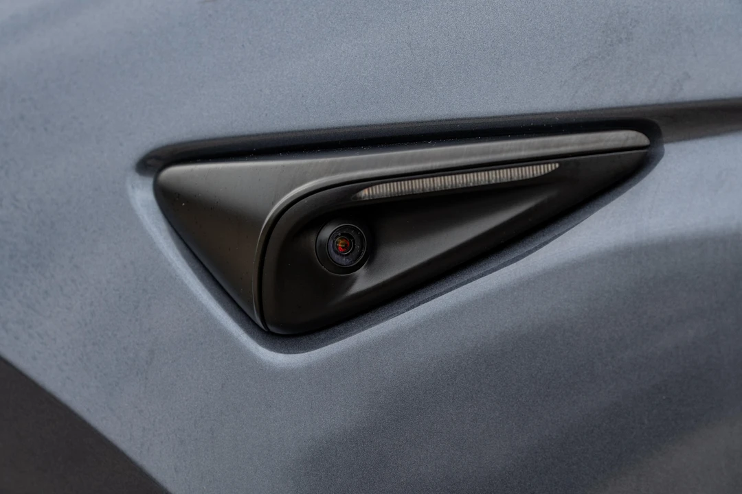 2023 Tesla Model Y - Image 28 of 31