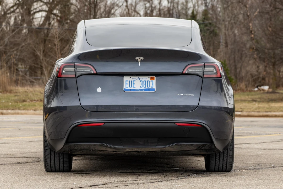 2023 Tesla Model Y - Image 5 of 31