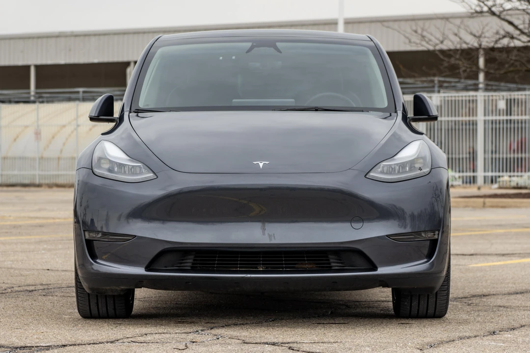 2023 Tesla Model Y - Image 2 of 31