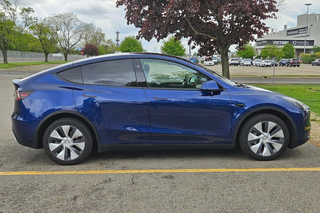 2023 Tesla Model Y - Image 3 of 31