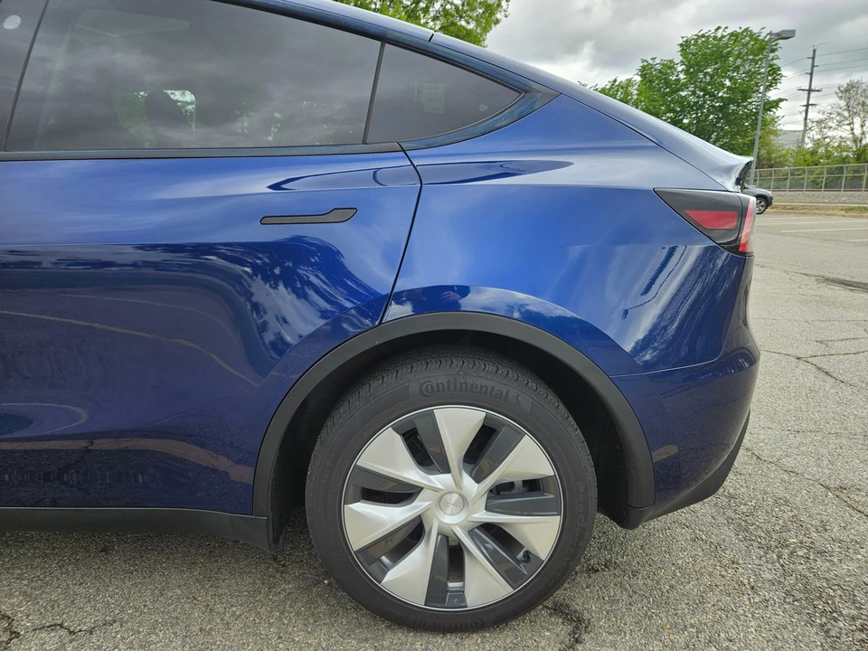 2023 Tesla Model Y - Image 22 of 31