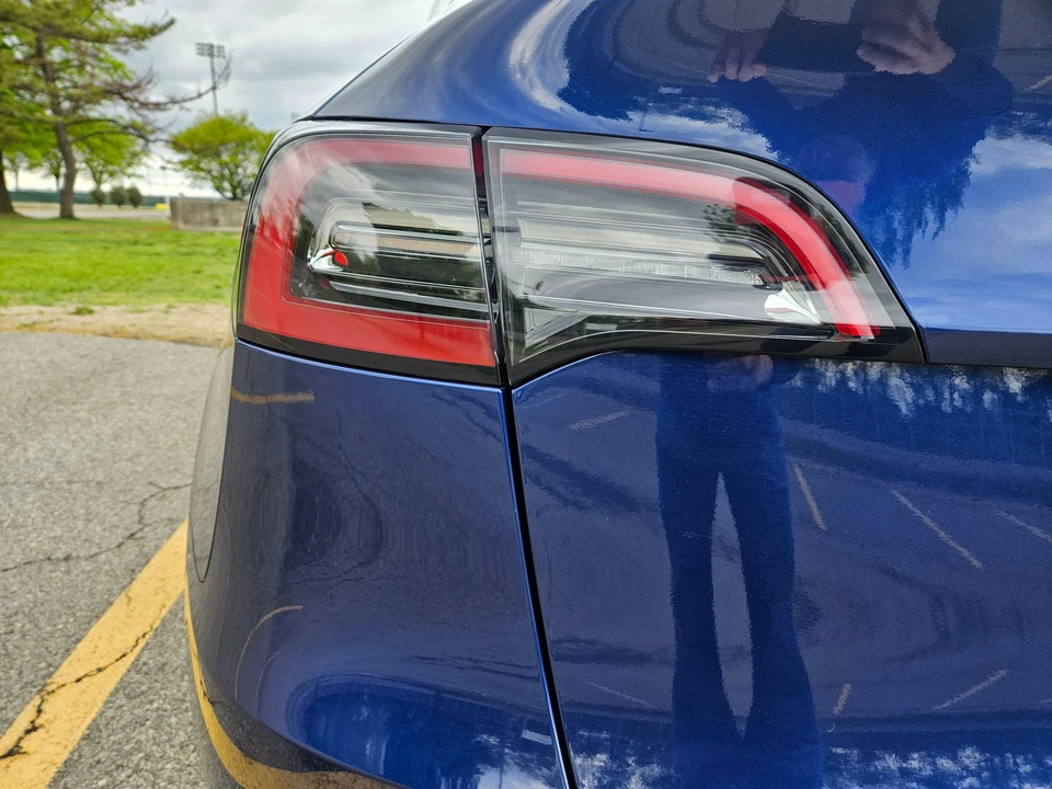 2023 Tesla Model Y - Image 26 of 31