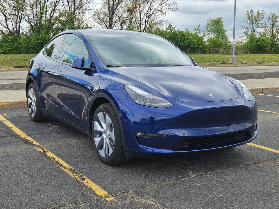 2023 Tesla Model Y - Image 18 of 31