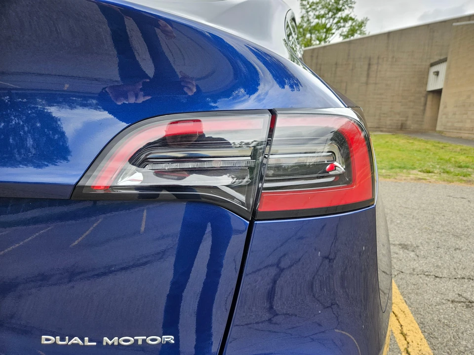2023 Tesla Model Y - Image 27 of 31