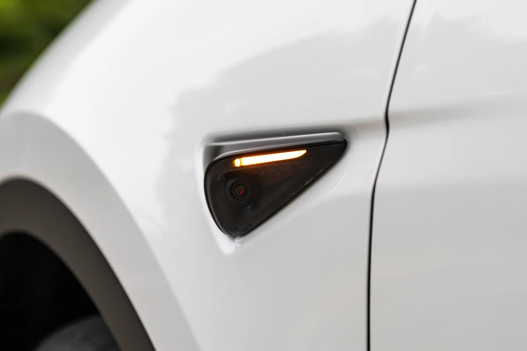 2023 Tesla Model Y - Image 26 of 31