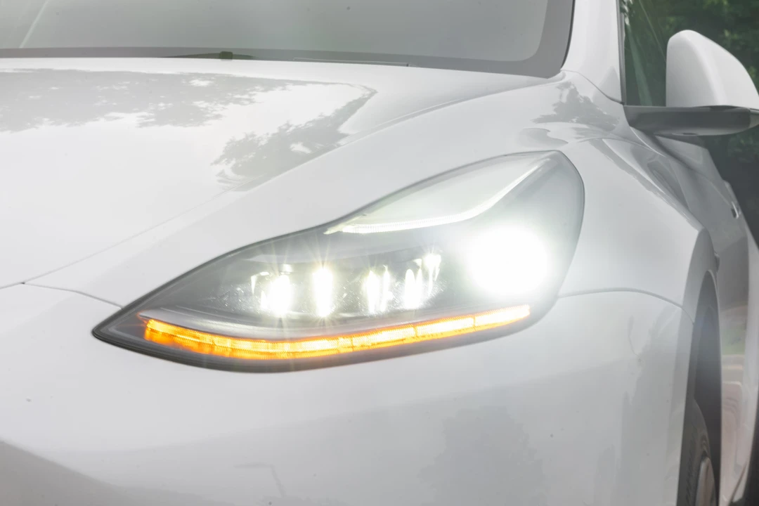 2023 Tesla Model Y - Image 17 of 31