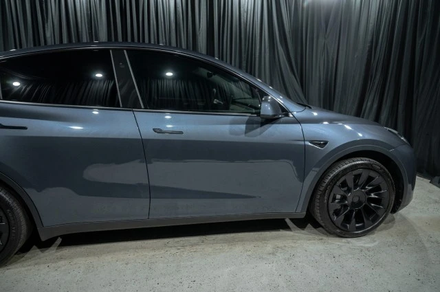 2023 Tesla Model Y - Image 4 of 19