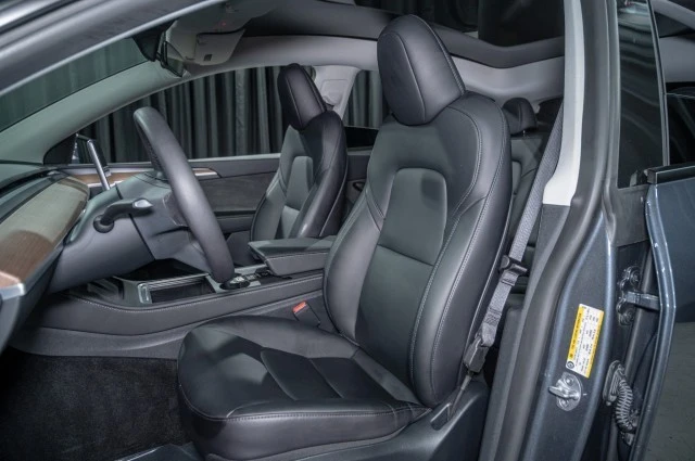 2023 Tesla Model Y - Image 10 of 19