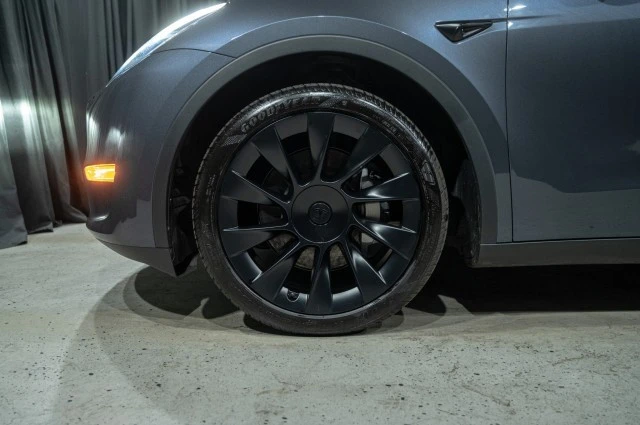 2023 Tesla Model Y - Image 7 of 19