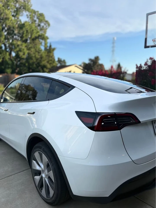 2023 Tesla Model Y - Image 5 of 11
