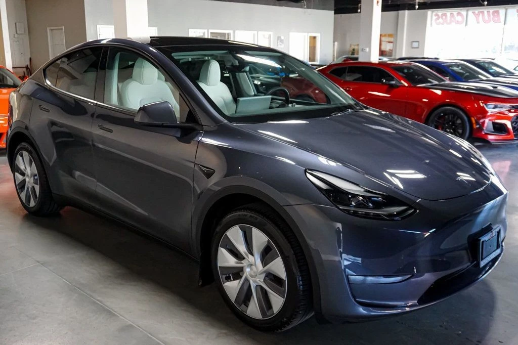 2023 Tesla Model Y - Image 4 of 12