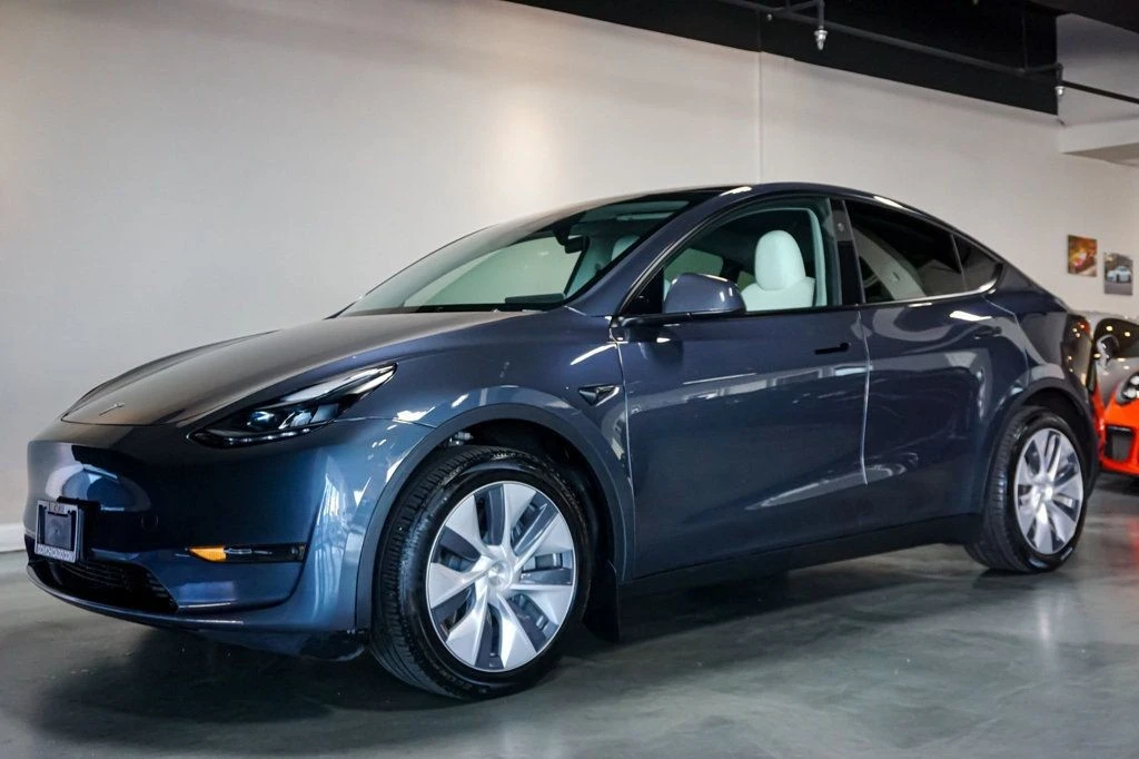 2023 Tesla Model Y - Image 3 of 12