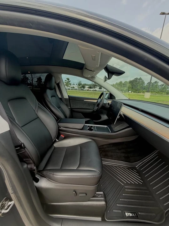 2023 Tesla Model Y - Image 11 of 14