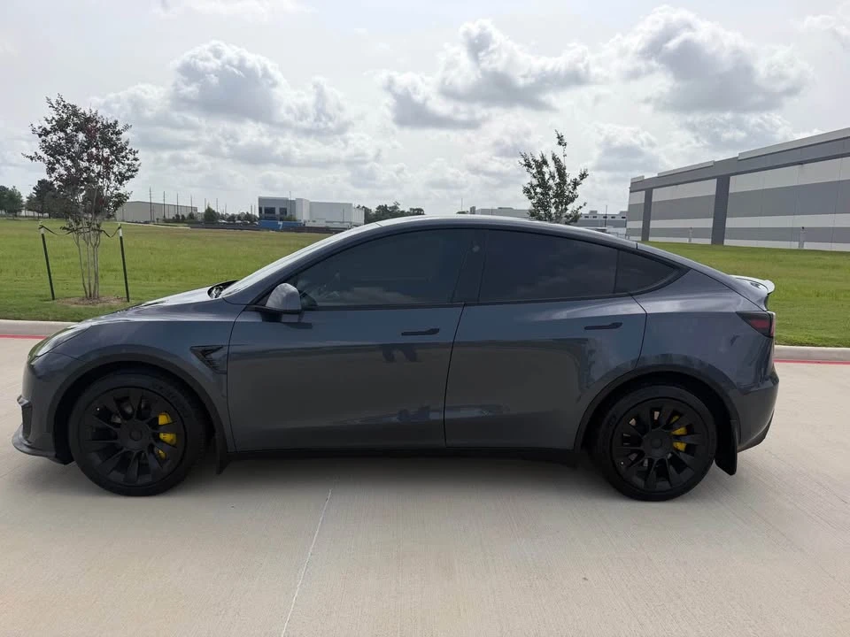 2023 Tesla Model Y - Image 9 of 14