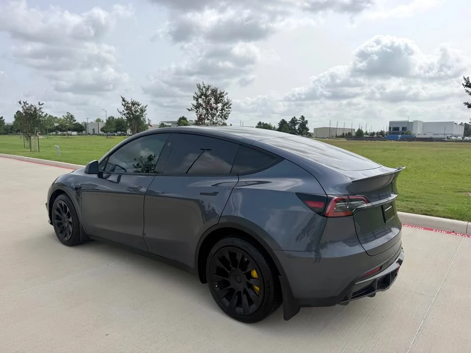 2023 Tesla Model Y - Image 8 of 14