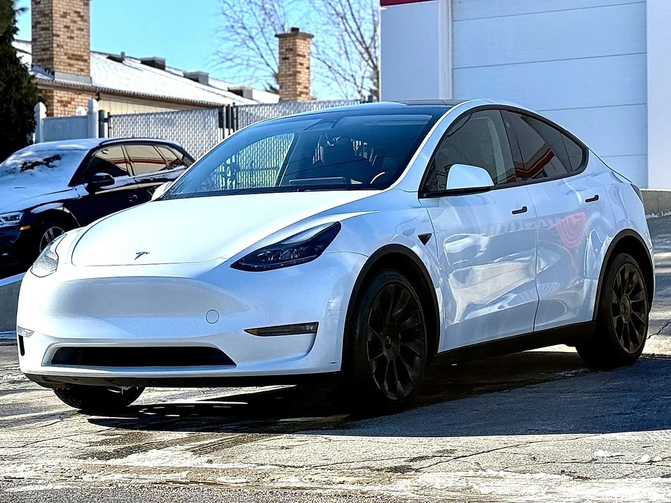 2023 Tesla Model Y - Image 3 of 21