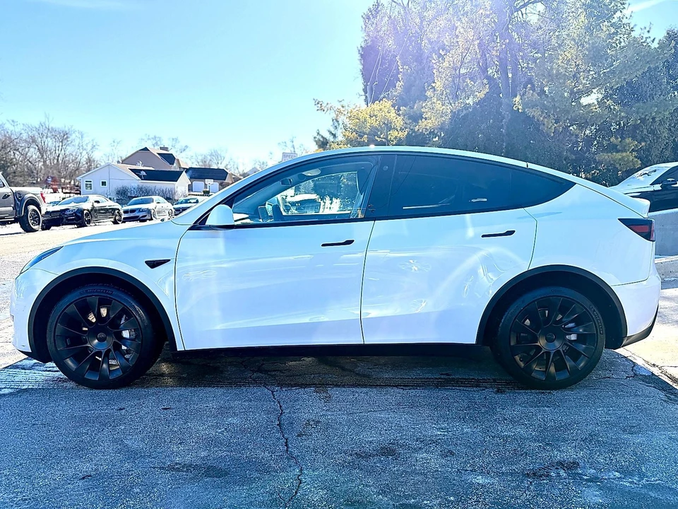 2023 Tesla Model Y - Image 6 of 21
