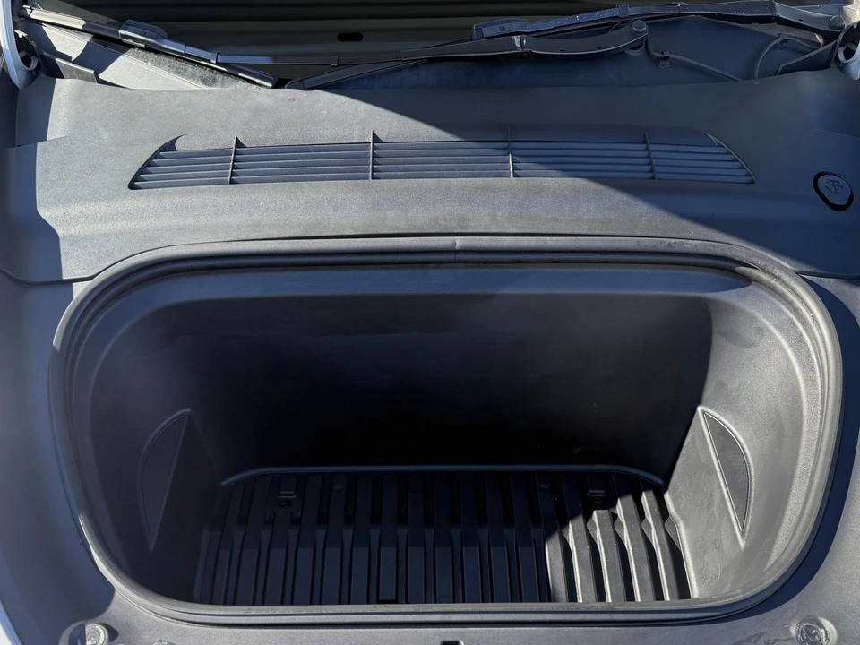 2023 Tesla Model Y - Image 18 of 21