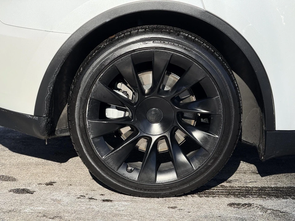 2023 Tesla Model Y - Image 6 of 21