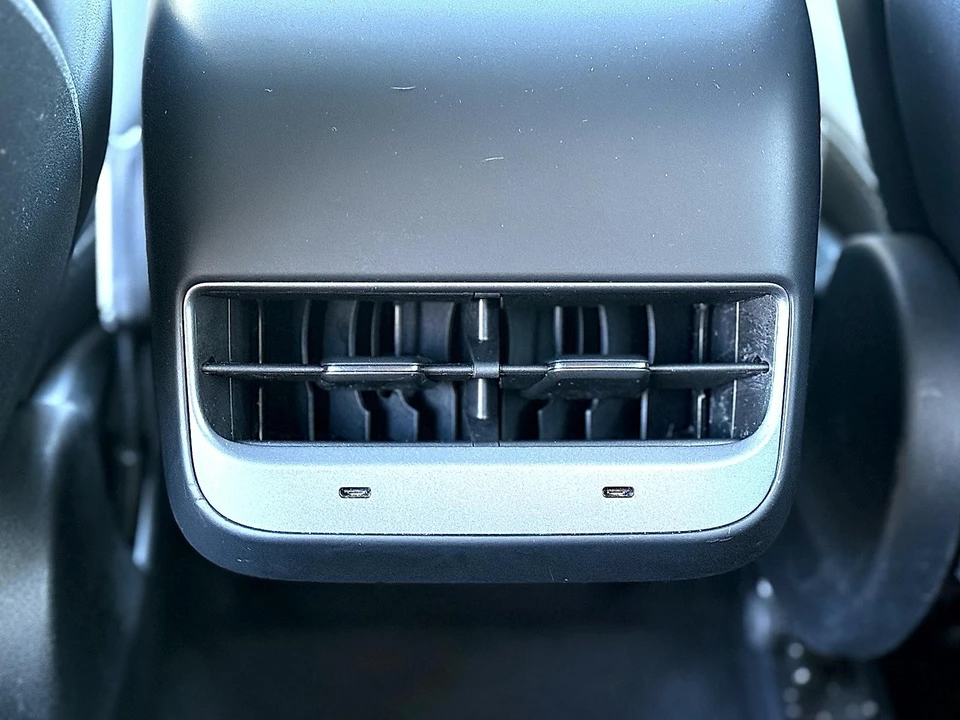2023 Tesla Model Y - Image 16 of 21