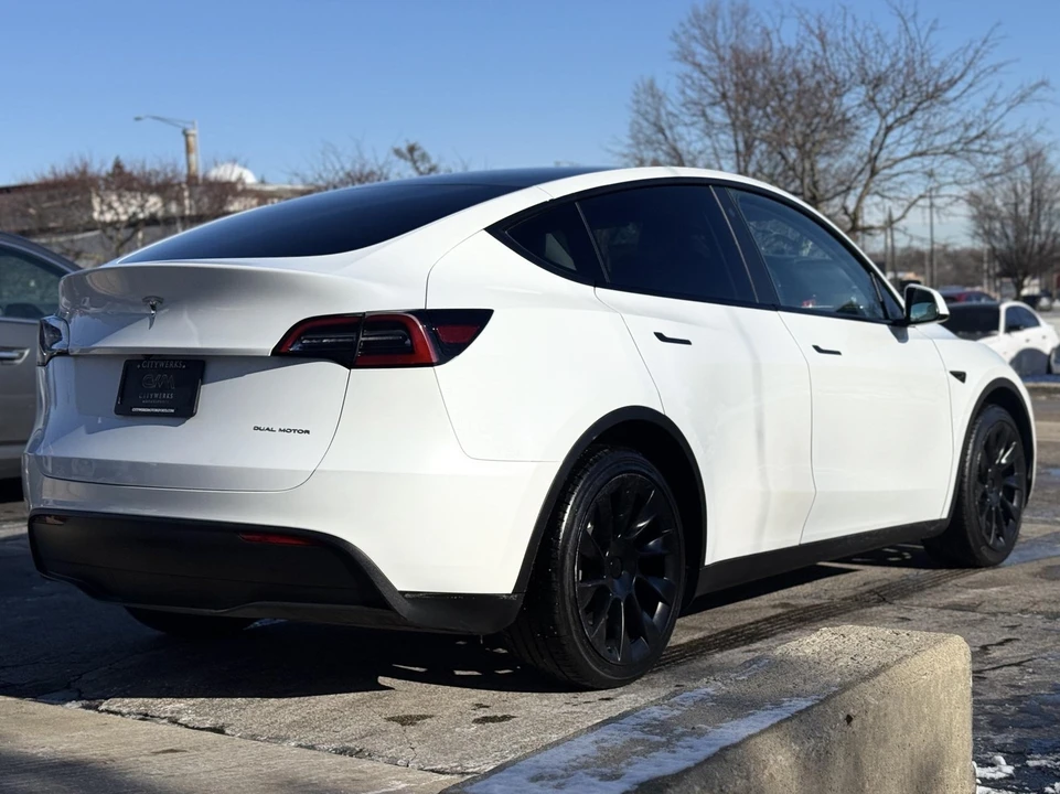 2023 Tesla Model Y - Image 8 of 21