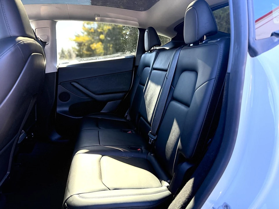 2023 Tesla Model Y - Image 18 of 21