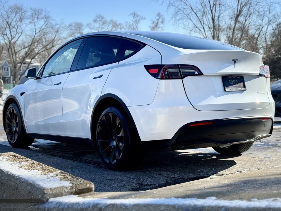 2023 Tesla Model Y - Image 4 of 21