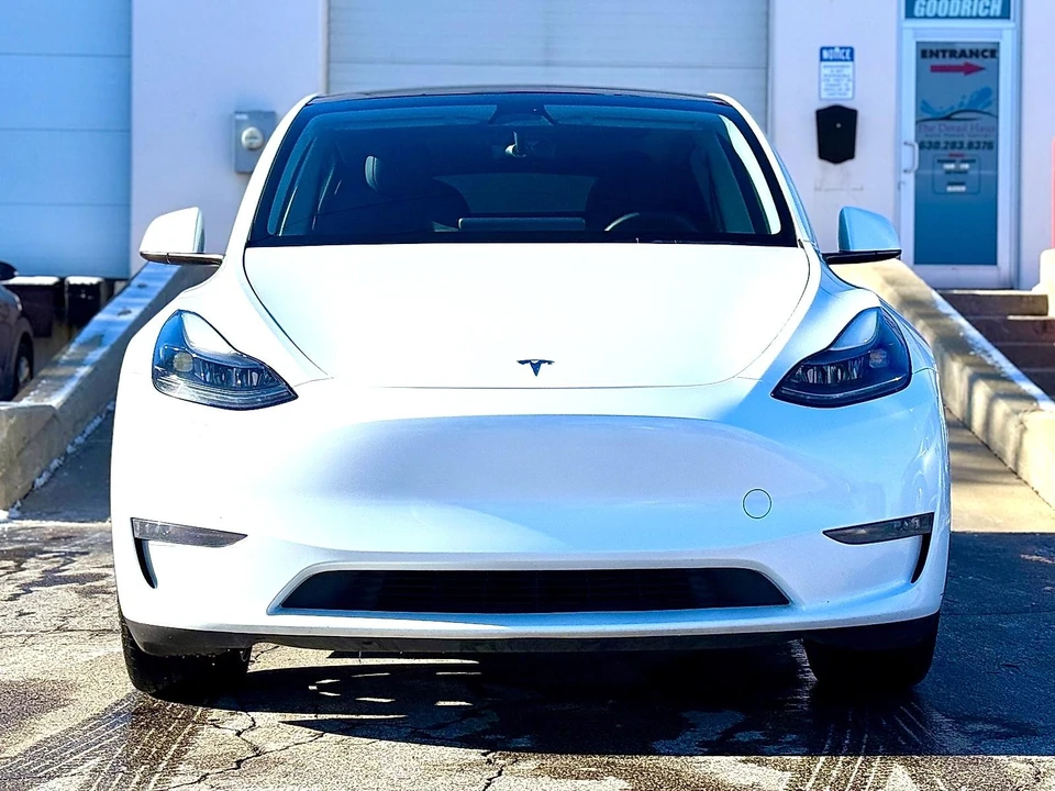 2023 Tesla Model Y - Image 2 of 21