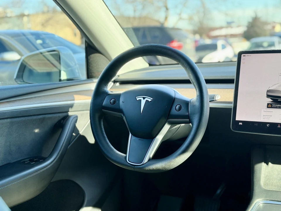 2023 Tesla Model Y - Image 20 of 21