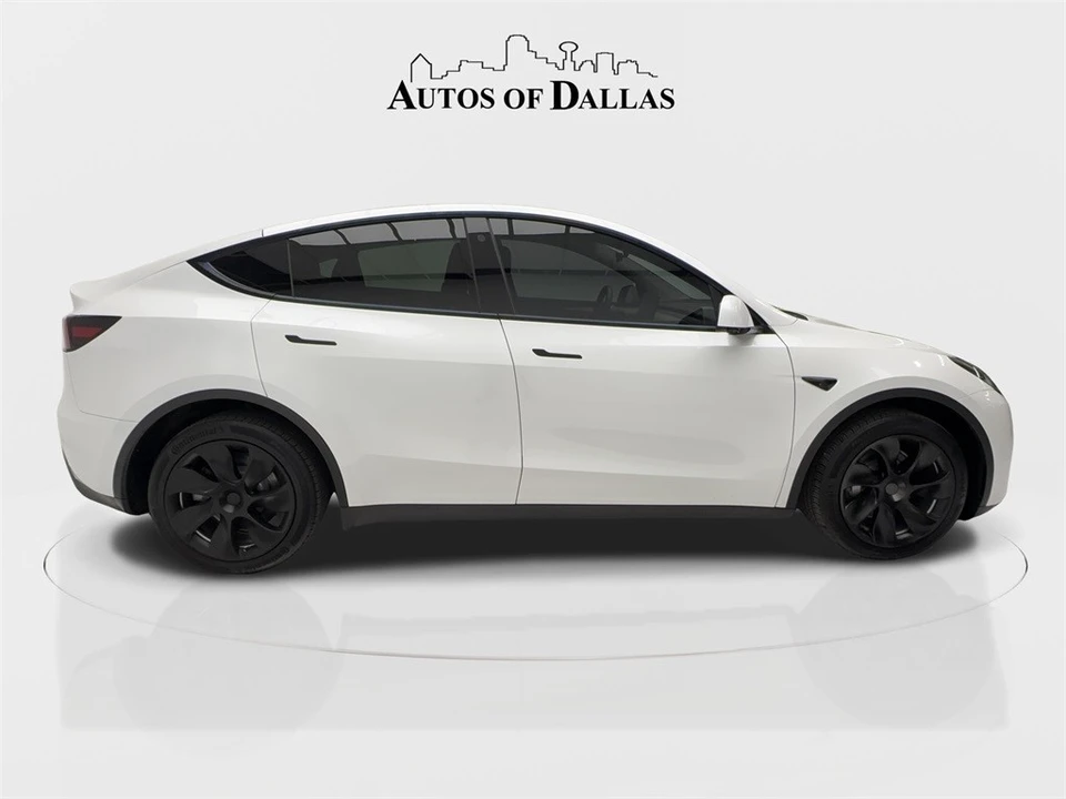 2023 Tesla Model Y - Image 9 of 12