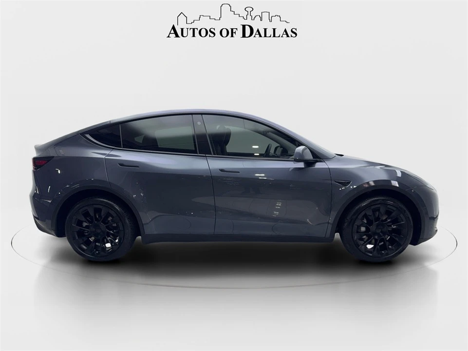 2023 Tesla Model Y - Image 10 of 12